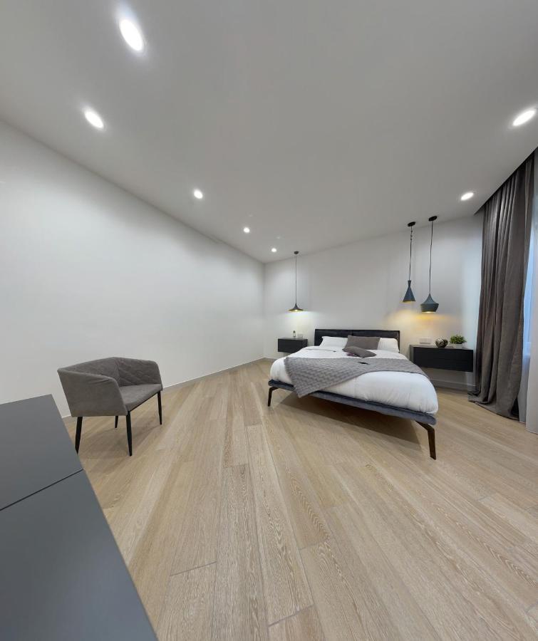 Appartamento Di Lusso A 800 Mt Arena เวโรนา ภายนอก รูปภาพ